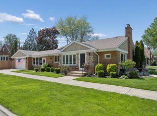 6340 N Indian Rd, Chicago, IL 60646