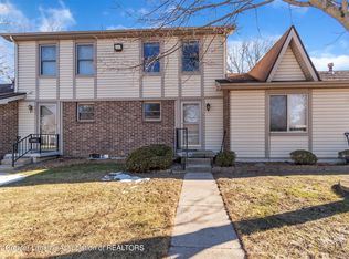 5963 Village Dr, Haslett, MI 48840