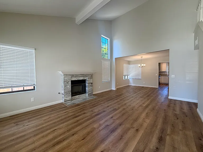 10725 Wallingford Rd — Photo 6