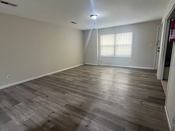 2nd image of 2007 Newton Dr