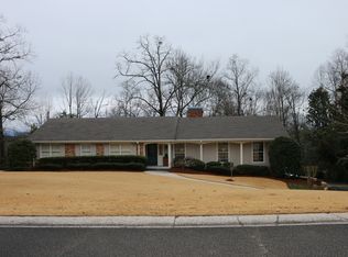 3025 Warrington Rd, Mountain Brook, AL 35223