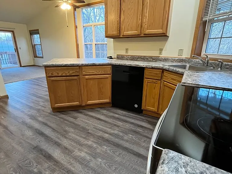5624 Gables Dr — Photo 4