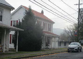 1st image of 716 N High St