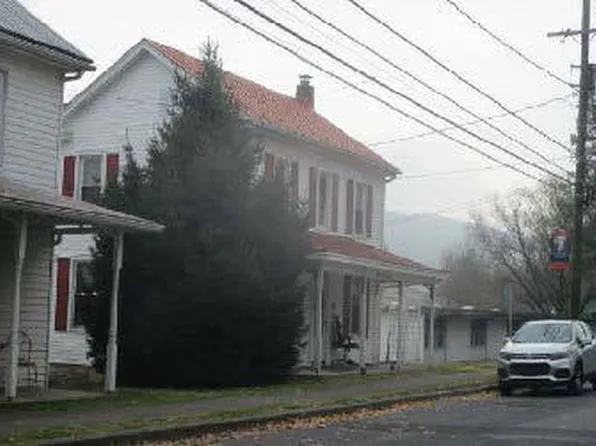 716 N High St, Duncannon, PA 17020