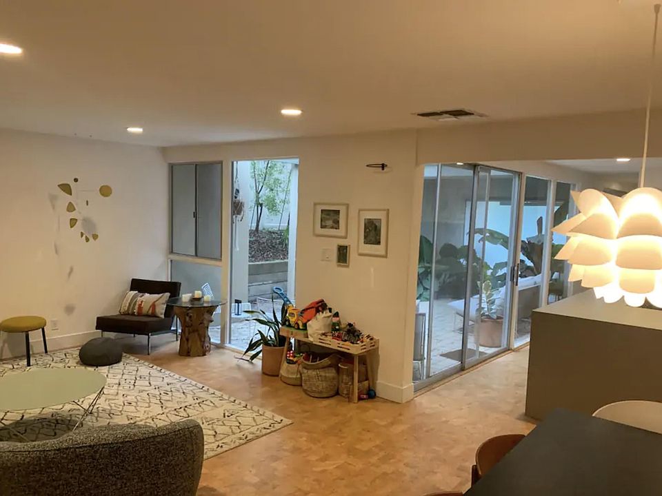 2nd image of 4080 Del Mar Ave
