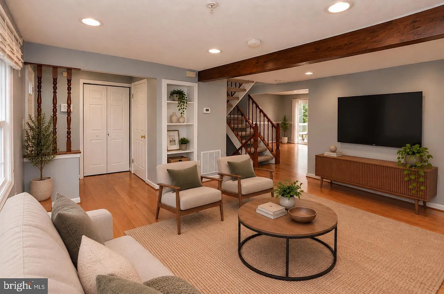 3 bed, 3.5 bath, 1220 sqft, $3,000 — Photo 2