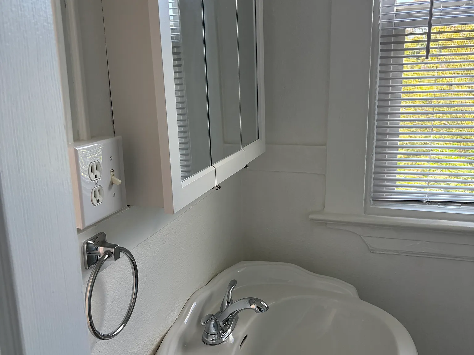 2 bed, 850 sqft, $2,600 — Photo 3