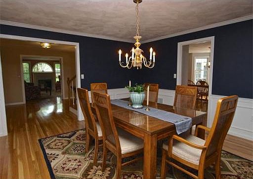 4th image of 21 Pederzini Dr
