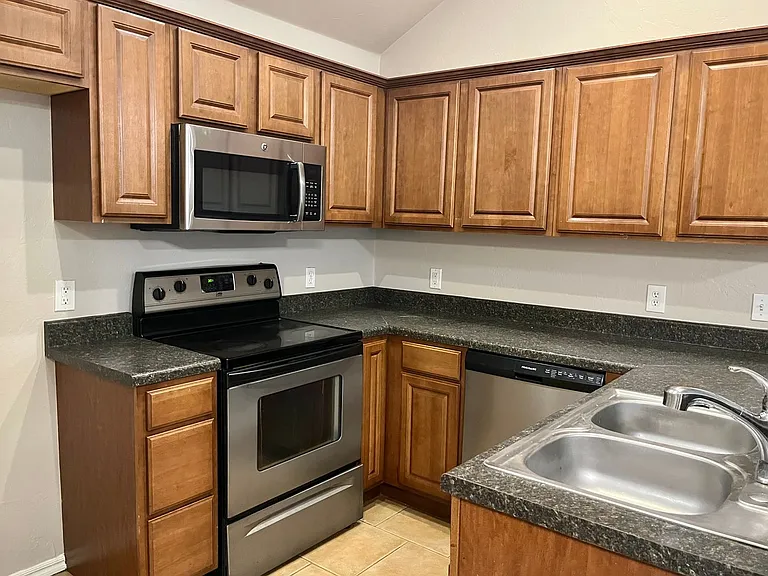 1703 Everglade Ct — Photo 4