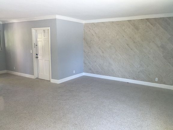 4th image of 806 NE 16th Pl APT 2