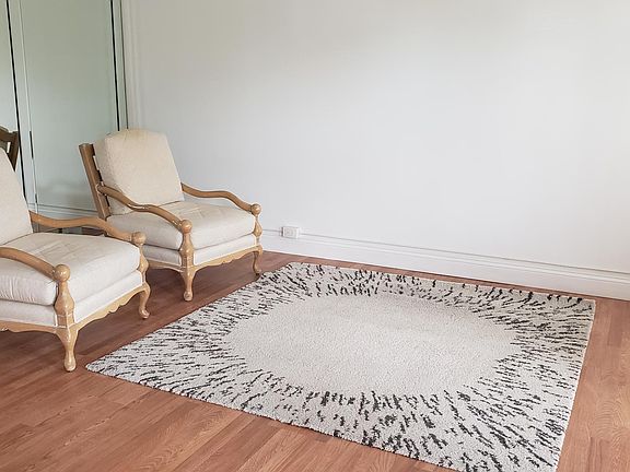 3rd image of 1053 Harwood E #1053