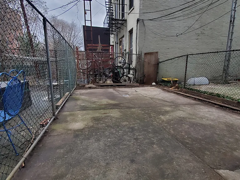 528 6th Ave #1R — Photo 15