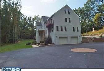 4th image of 1012 Meadow Crest Dr