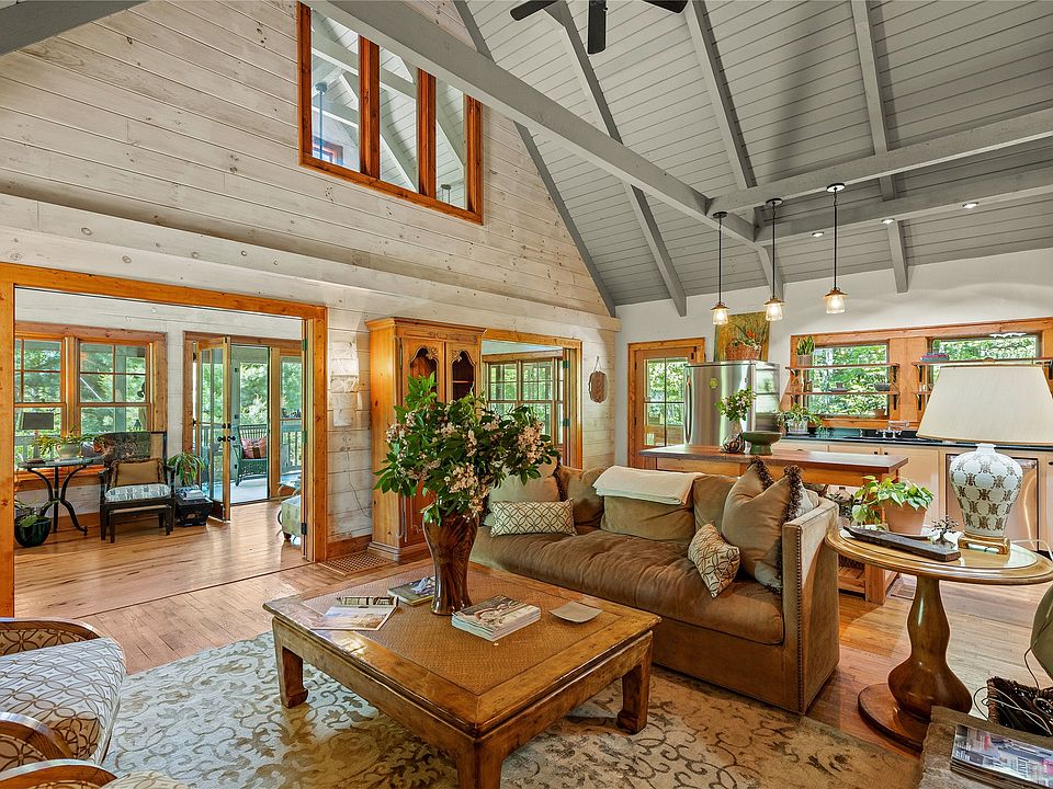 1st image of 1005 Concho Mountain