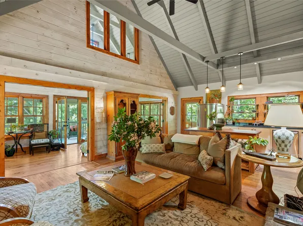 1005 Concho Mountain, Cullowhee, NC 28723