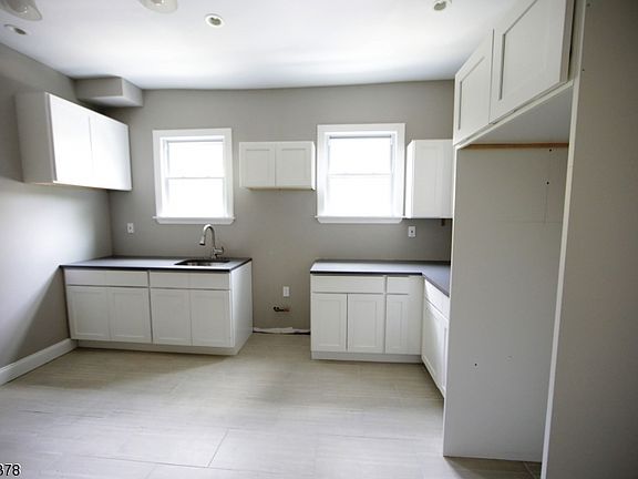 5th image of 238 Mount Vernon Ave