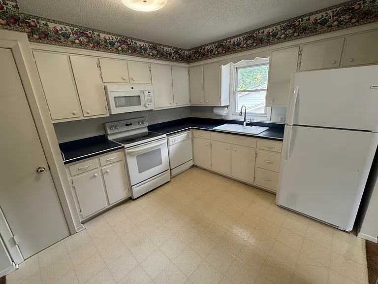 4219 E Ave — Photo 12