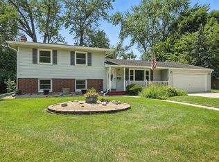 780 Williams Ct, Crown Point, IN 46307