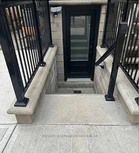 259 John St S #2 — Photo 2