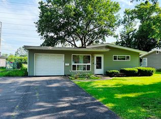 408 Princeton Dr, North Aurora, IL 60542