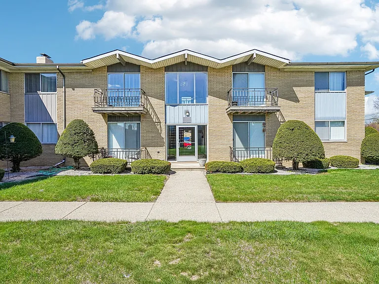Rivercrest Apartments — Photo 119