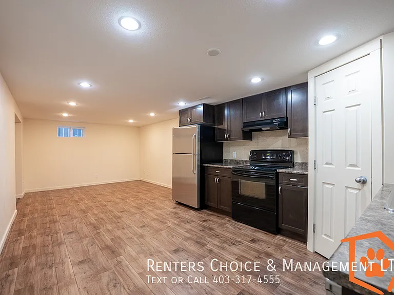 1013B Stafford Dr N — Photo 9