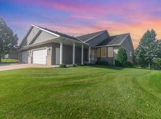 2798 Pine Ridge Blvd, Red Wing, MN 55066