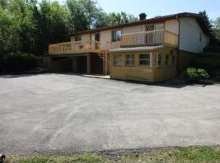 1286 Holiday Dr, Sandwich, IL 60548