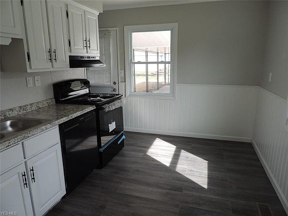 4th image of 2609 Goble Dr
