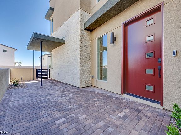 3rd image of 6319 Redstone Hills Dr
