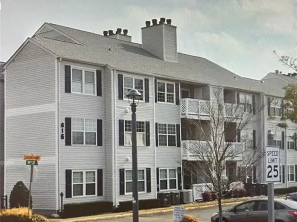 616 Shoreham Ct APT 203, Virginia Beach, VA 23451