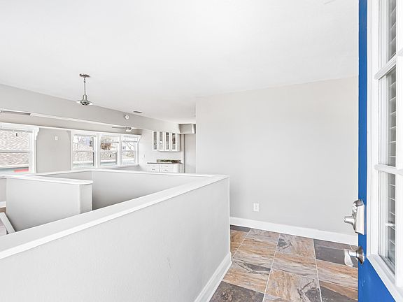 4th image of 24 Atlantic Dr