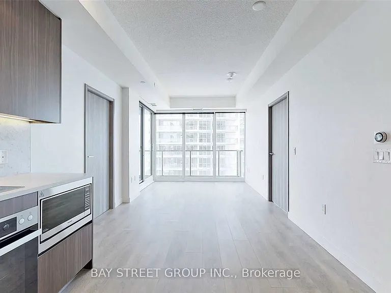 95 McMahon Dr #1212 — Photo 2