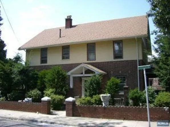781 Jefferson Ave, Cliffside Park, NJ 07010