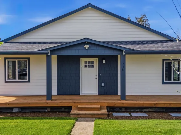 738 N Log Cabin St, Independence, OR 97351