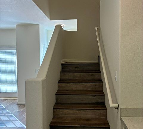 5th image of 2416 5th St #102