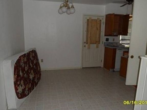 3rd image of 12104 Squire Dr