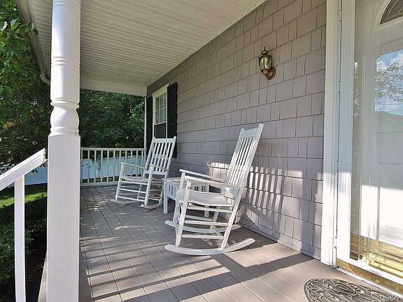 5th image of 3808 Eleanor Dr