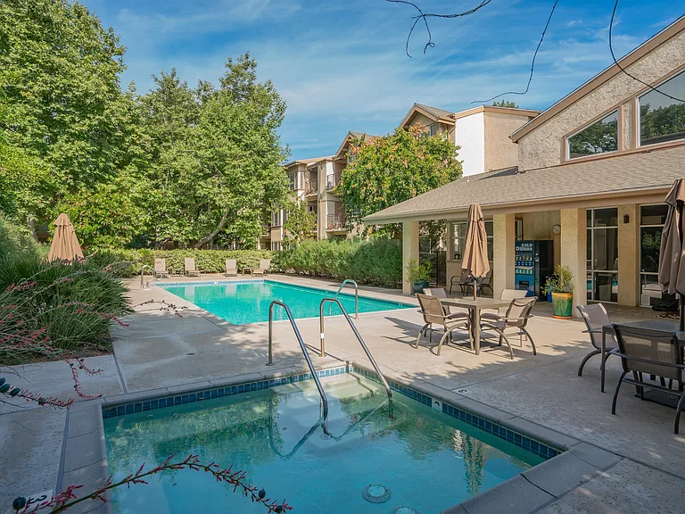 Valley Oaks Village — Photo 39