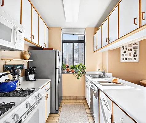 Sold by Compass | media 37