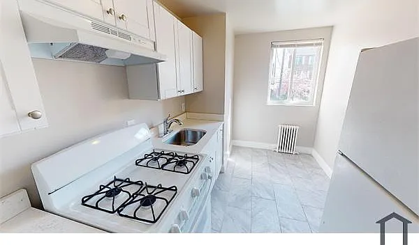 2 bed, $2,200 — Photo 1