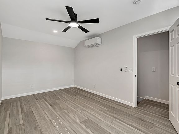 5th image of 431 E La Veta Ave