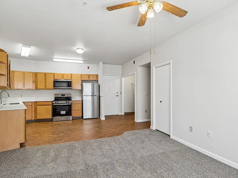 Englewood Vista — Photo 19
