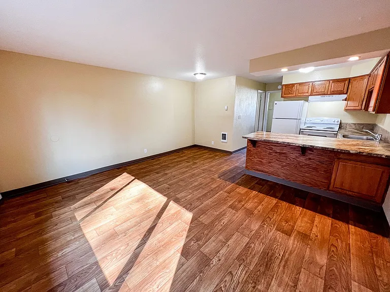 2855 Front 2865 St NE — Photo 5