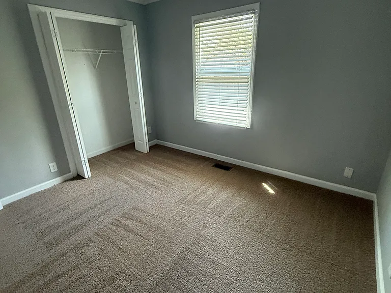 606 E Maple Ave — Photo 6