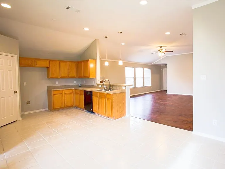 1006 Port Aransas Dr — Photo 6