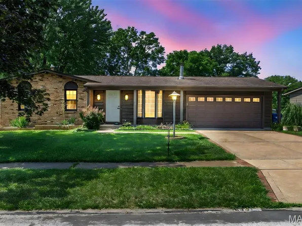 1892 San Lucas Ln, Fenton, MO 63026