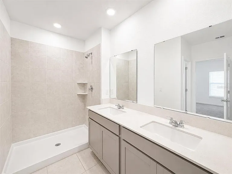 360 Loch Ct — Photo 10