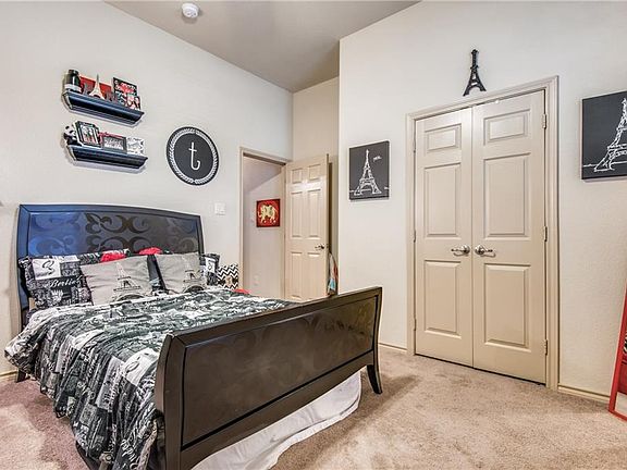 4th image of 15801 Carlton Oaks Dr
