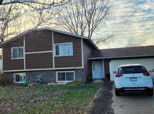 8003 Fairfield Cir, Minneapolis, MN 55444